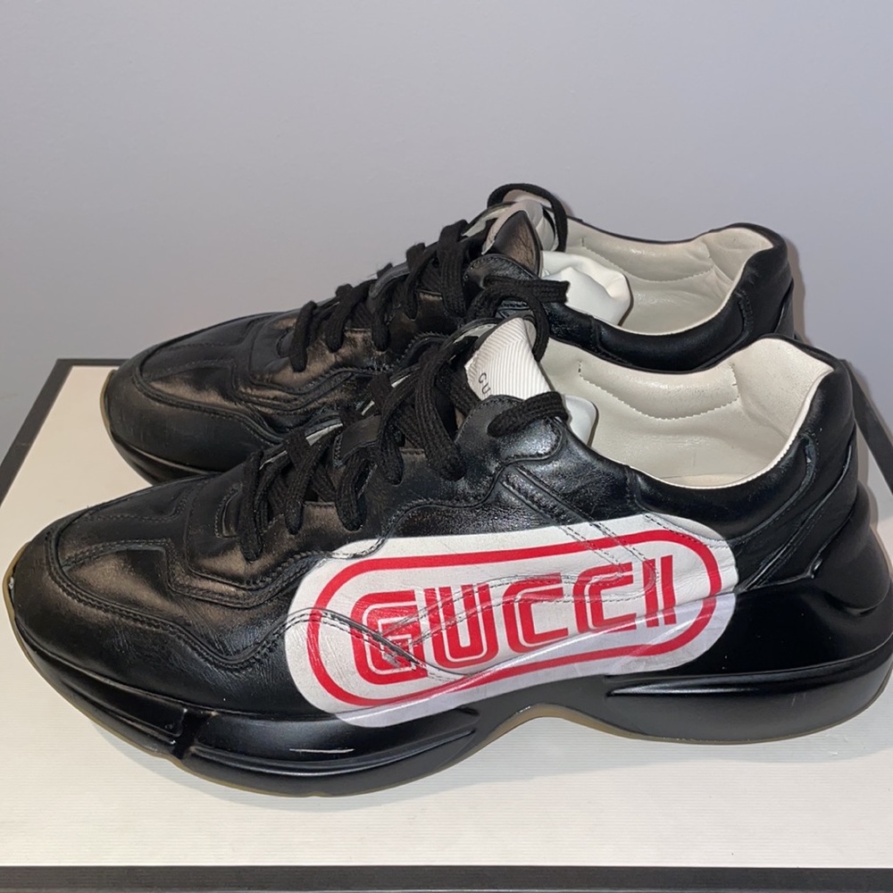 Authentic gucci mens Rhyton sneakers - Picture 2 of 15